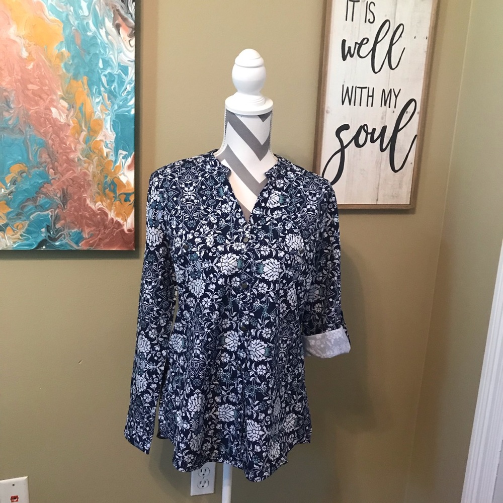 Laura Scott Button up Blouse